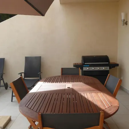 Apartment Domaine De L'herbe Sainte *