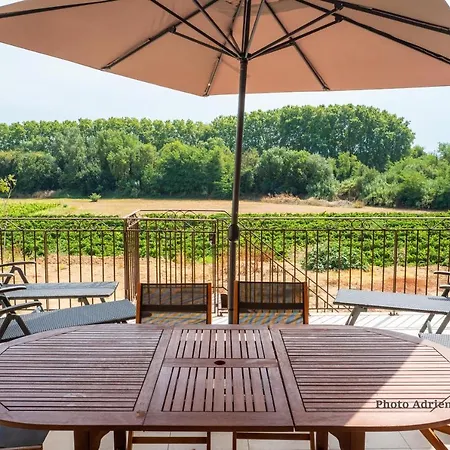 Domaine De L'herbe Sainte Apartment Mirepeisset