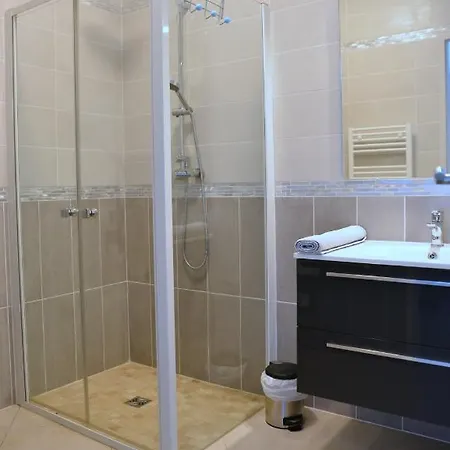 Domaine De L'herbe Sainte דירה