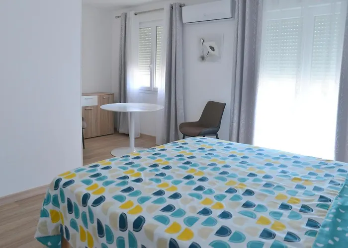 Domaine De L'herbe Sainte Apartament