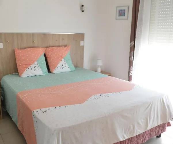 Domaine De L'herbe Sainte Apartament *