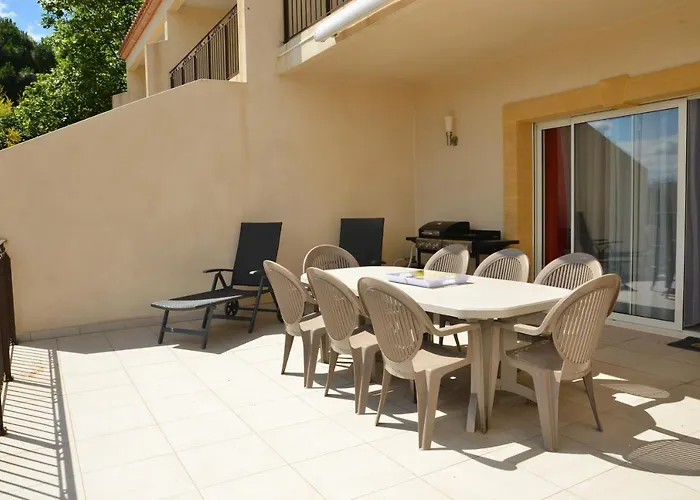 Domaine De L'herbe Sainte Apartament *