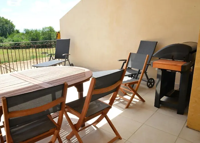 Domaine De L'herbe Sainte Apartament *